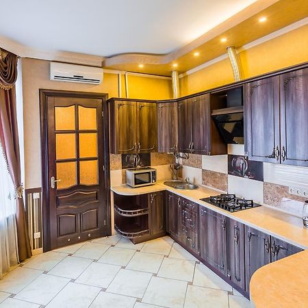 Beautiful Apartment D.Galytskogo Lviv Exterior foto